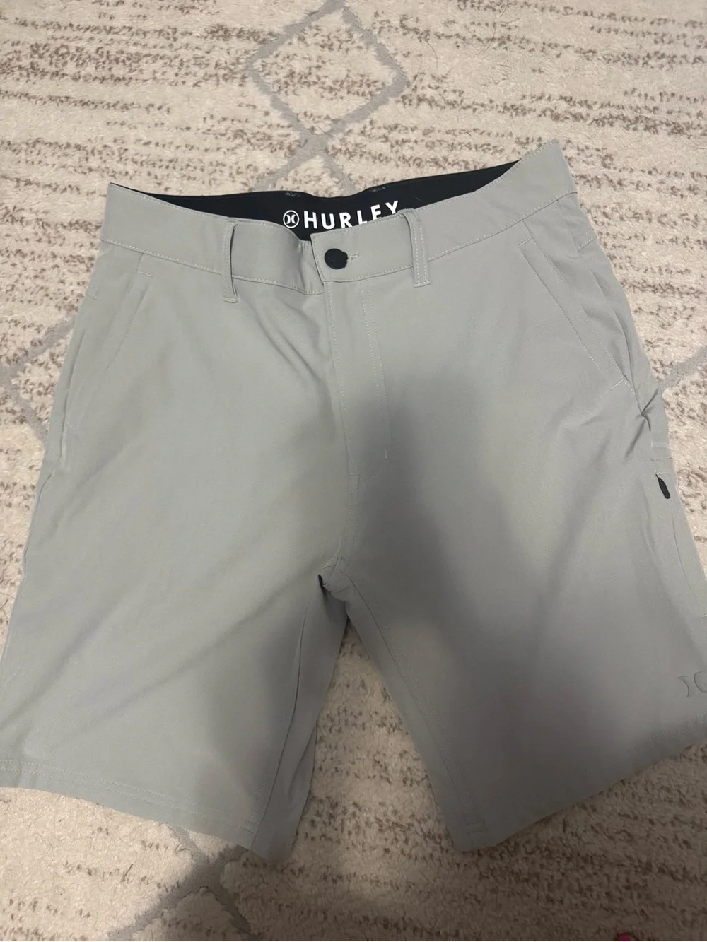Hurley Men's Light Gray Flat Front Performance Shorts - size 32